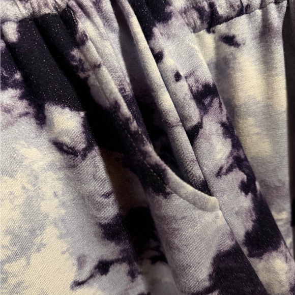 Jamie And Layla Tie-Dye Blue Dress With Pockets - Picture 6 of 6